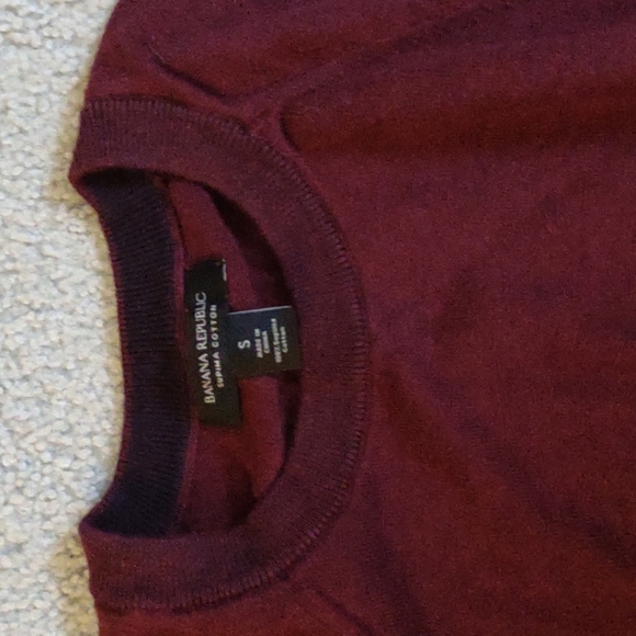 NWOT. Men's Banana Republic Sweater . Size Small - Picture 2 of 3